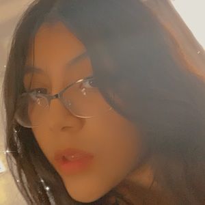 Meet your Posher, Daniela